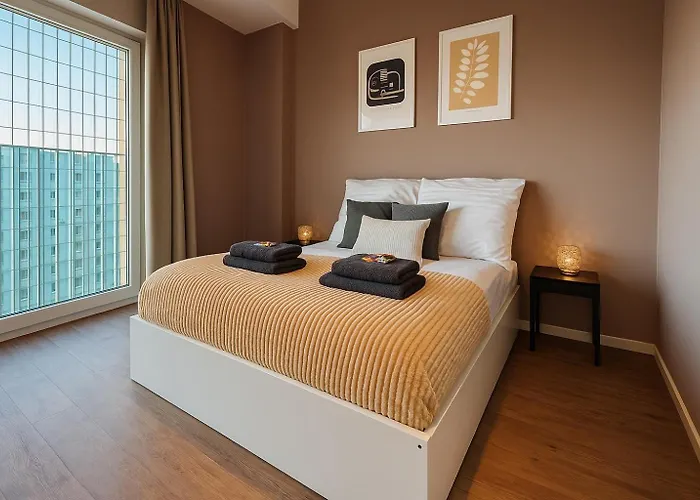 Homely! Skyview 2-room Apartment, Airport, Fair, Rooftop, Gym! * Frankfurt nad Menem