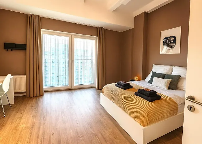 Apartament Homely! Skyview 2-room Apartment, Airport, Fair, Rooftop, Gym!