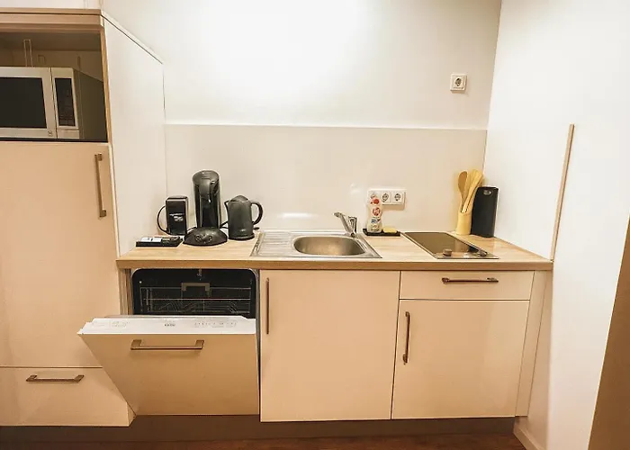 Homely! Skyview 2-room Apartment, Airport, Fair, Rooftop, Gym! Apartament