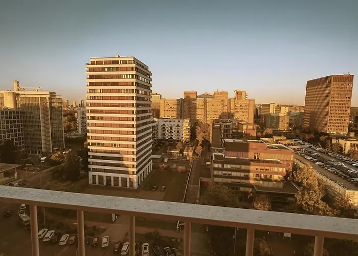 Homely! Skyview 2-room Apartment, Airport, Fair, Rooftop, Gym! * Frankfurt am Main