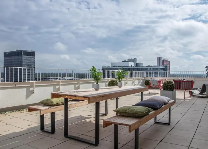 Apartament Homely! Skyview 2-room Apartment, Airport, Fair, Rooftop, Gym! Frankfurt nad Menem