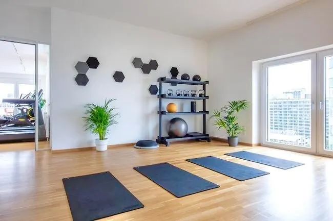 Homely! Skyview 2-room Apartment, Airport, Fair, Rooftop, Gym! Apartament Frankfurt nad Menem