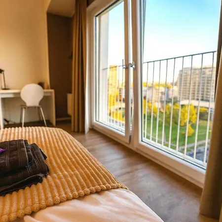 Homely! Skyview 2-room Apartment, Airport, Fair, Rooftop, Gym! Διαμέρισμα