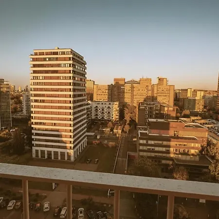 Homely! Skyview 2-room Apartment, Airport, Fair, Rooftop, Gym! * Φραγκφούρτη